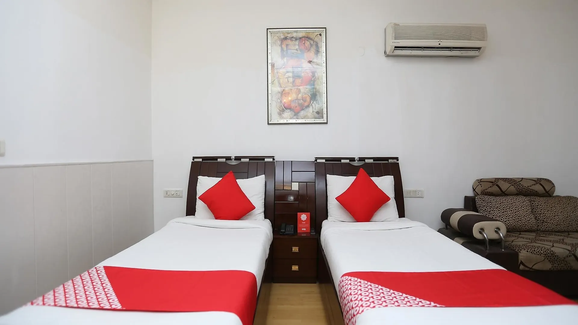Hotel Oyo 15853 Four Sight Gurgaon
